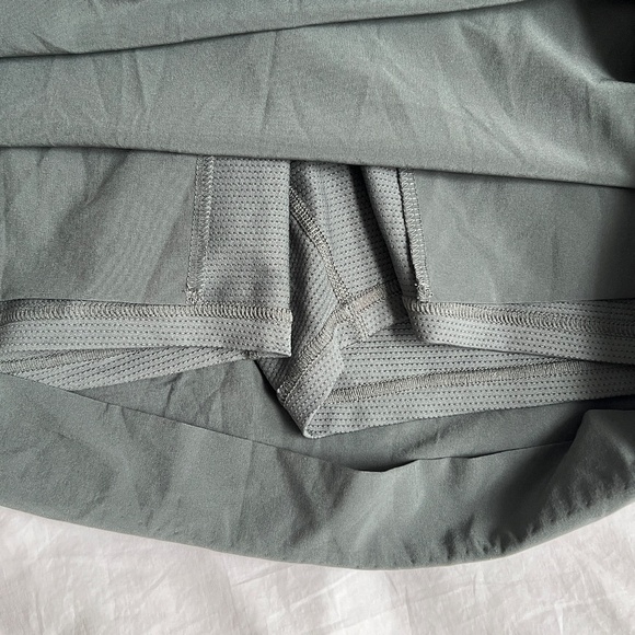 Athleta Skort Size 6 Green Pull On Front Back Pockets 9" Rise - Picture 3 of 8